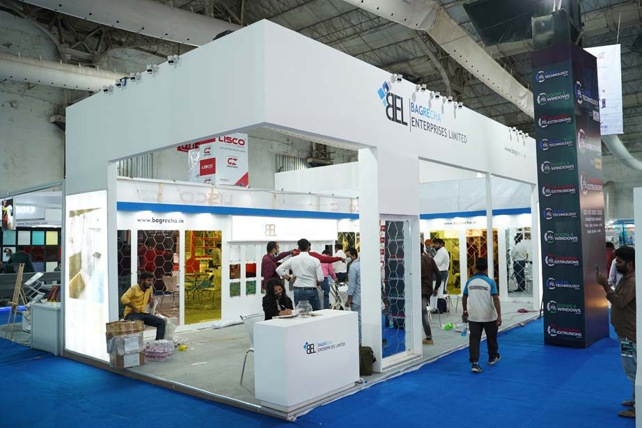 Show floor at Zak Glass Technology Expo